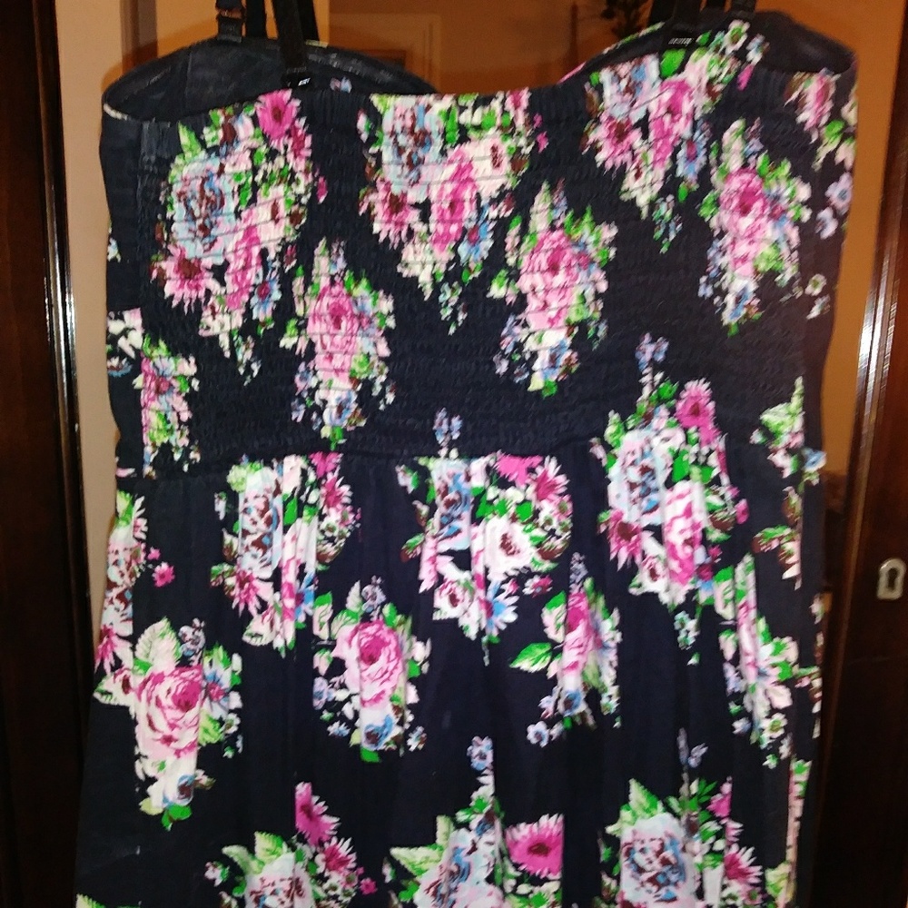 Dress - Picture 3 of 4